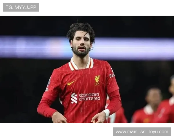 补时阶段索博斯洛伊红牌,利物浦少一人